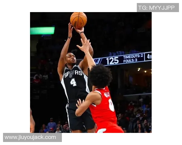 福克斯关键时刻罚球稳住胜局砍下31分5板5助尽管失误较多