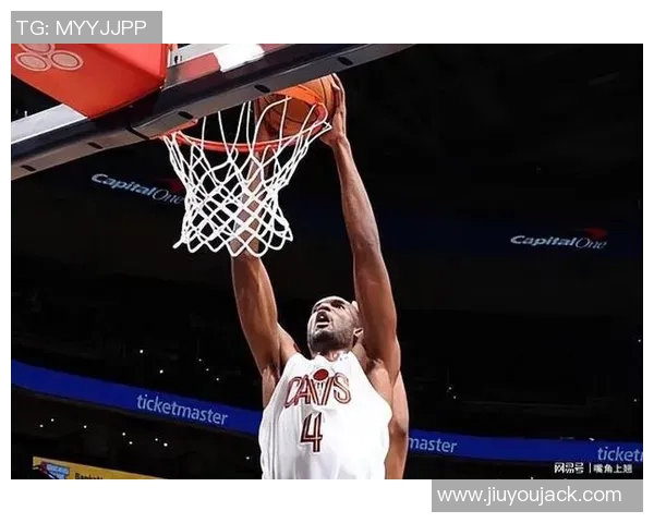 西塞表现抢眼狂揽13个篮板送出3次封盖助攻10分展现蓝领风采